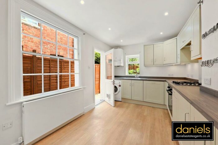 4 Bedroom Terraced House To Rent In Rucklidge Avenue, Harlesden, London, NW10