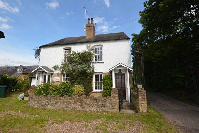 3 Bedroom Semi-Detached House To Rent In The Green, Croxley Green, WD3