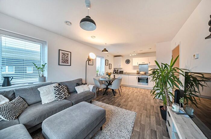 2 Bedroom Flat For Sale In Winston House, Blossom Drive, Welwyn Garden City, AL7