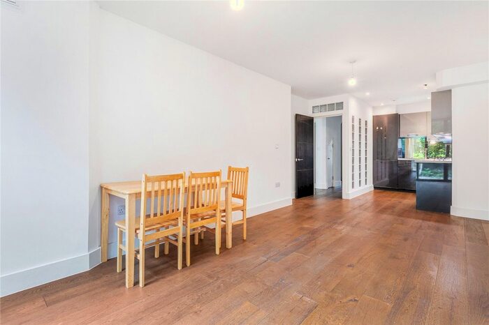 3 Bedroom Flat To Rent In Springdale Road, London, N16
