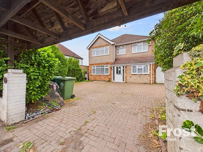 5 Bedroom Detached House To Rent In Stanwell Road, Ashford, Surrey, TW15