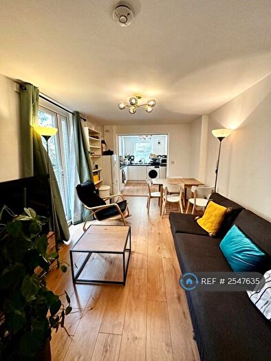 4 Bedroom Flat To Rent In Kyverdale, London, N16