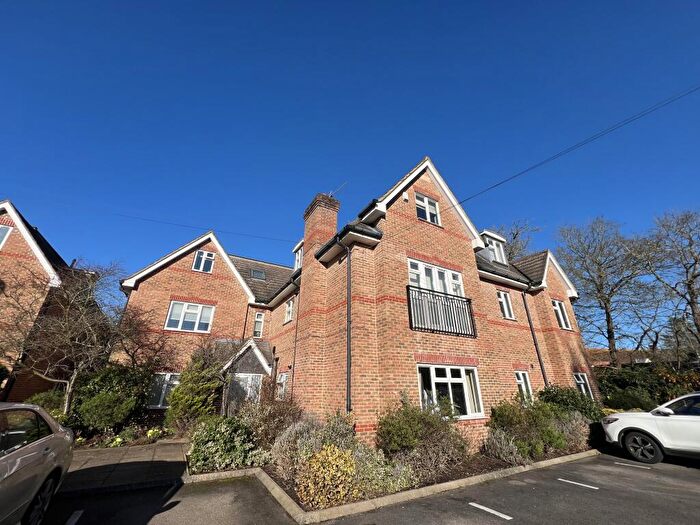 2 Bedroom Apartment To Rent In Shoppenhangers Road, Maidenhead, SL6