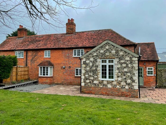 3 Bedroom Semi-Detached House To Rent In Temple, Marlow, SL7