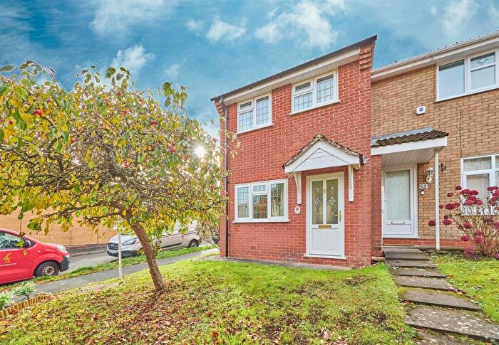 2 Bedroom Town House For Sale In King Richards Hill, Earl Shilton, Leicester, LE9