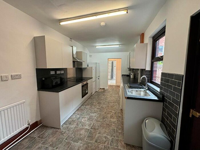 5 Bedroom Semi-Detached House To Rent In Noel Street, Nottingham, Nottinghamshire, NG7