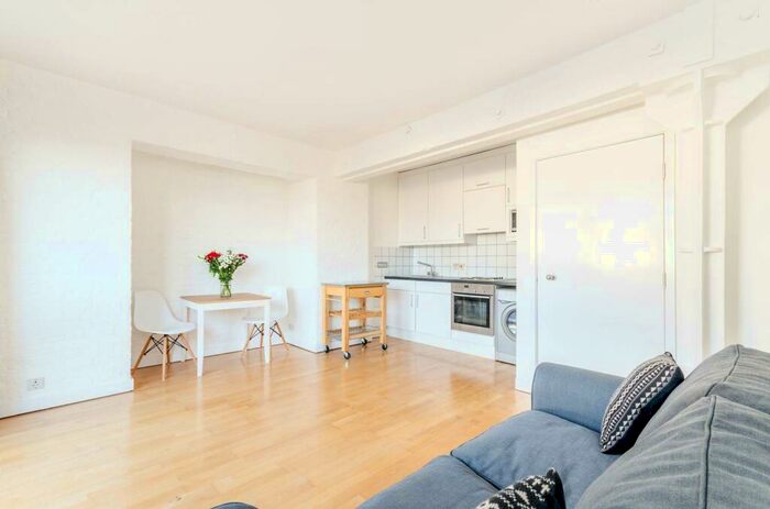 1 Bedroom Flat To Rent In New Crane Place, Wapping, London, E1W