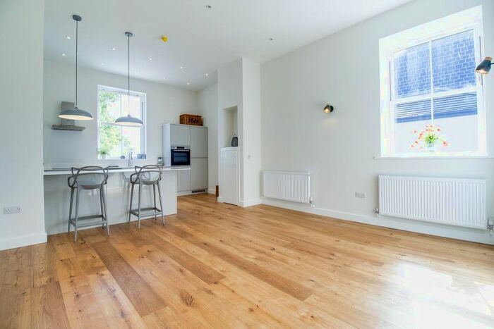 2 Bedroom Flat To Rent In Low Green, Rawdon, Leeds, LS19