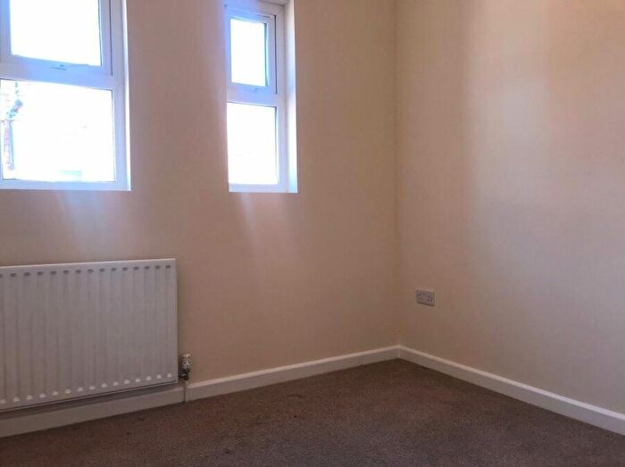 1 Bedroom Flat To Rent In Charminster Road, Bournemouth, BH8