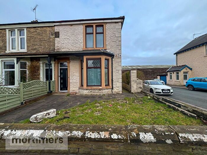 3 Bedroom End Terrace House For Sale In Blackburn Road, Darwen, Lancashire, BB3