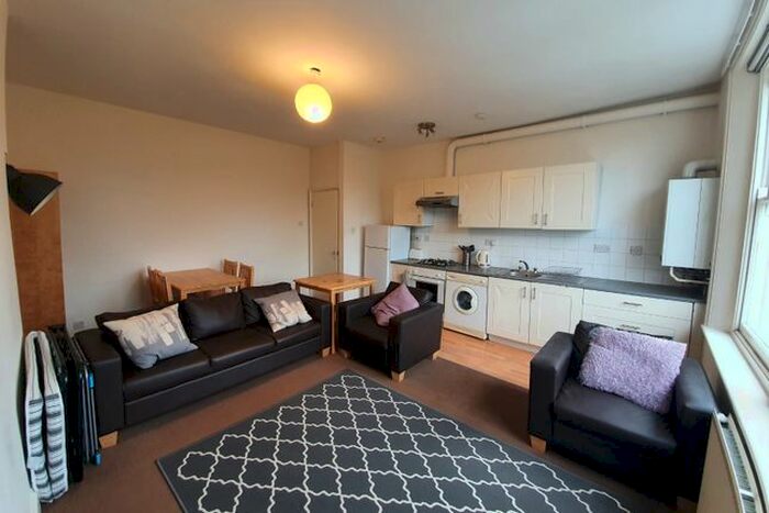 2 Bedroom Flat To Rent In Brixton Hill, London, SW2