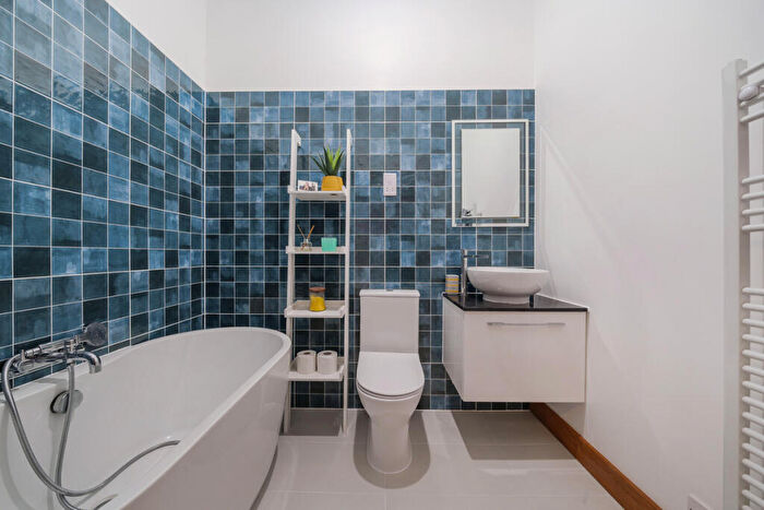 2 Bedroom Apartment To Rent In Salisbury Road, Dartford, DA2