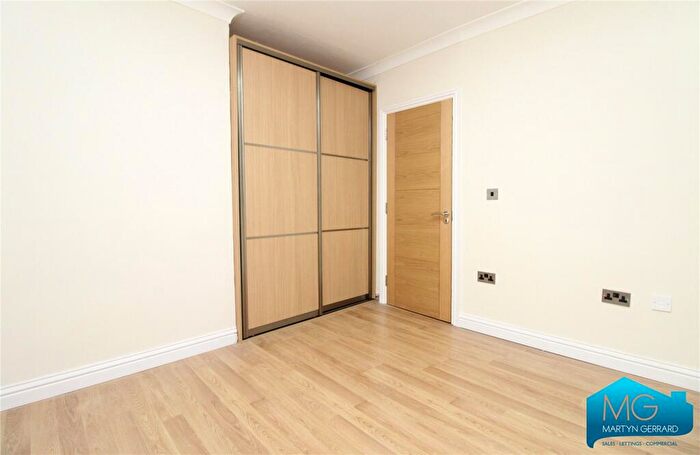 5 Bedroom Semi-Detached House To Rent In Wickliffe Avenue, London, N3