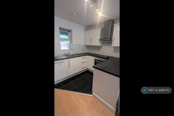 2 Bedroom Flat To Rent In Haigh Street, Liverpool, L3