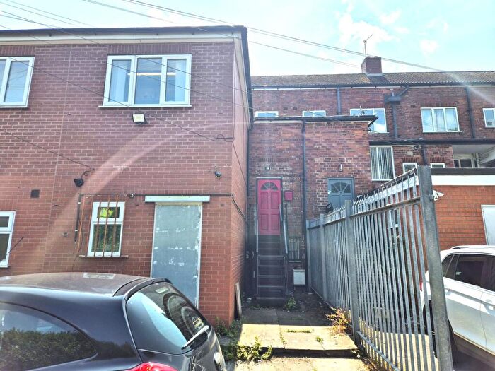 3 Bedroom Maisonette To Rent In Chester Road, Sutton Coldfield, B73