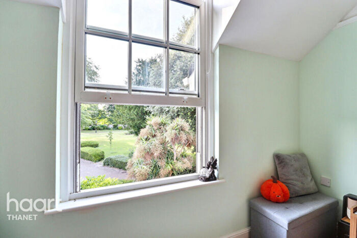 1 Bedroom Apartment For Sale In Sarre Court, Birchington, CT7