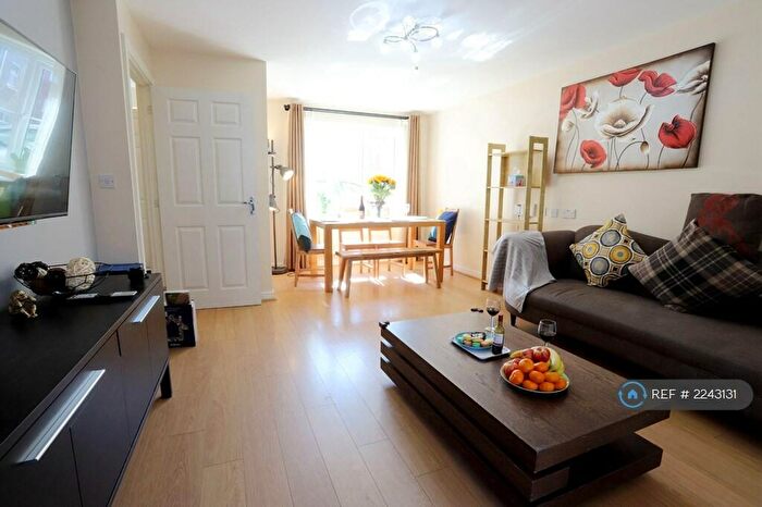 3 Bedroom End Of Terrace House To Rent In Bishop Drive, Birmingham, B37