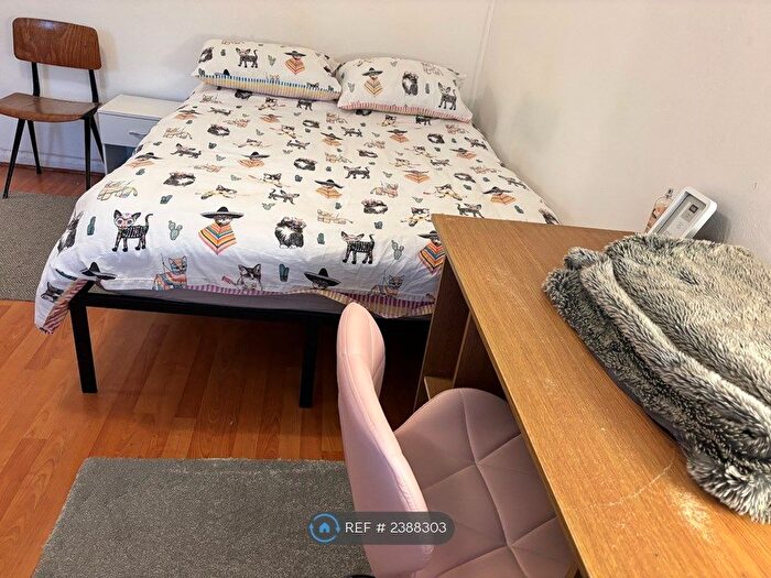 5 Bedroom Flat To Rent In Vallance Road, London, E1