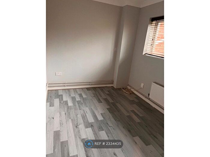 1 Bedroom Flat To Rent In Brewster Avenue, Peterborough, PE2