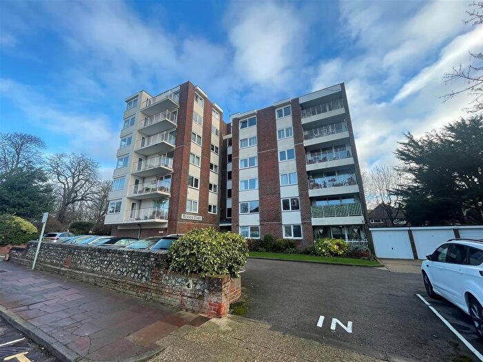 2 Bedroom Flat To Rent In Wessex Court, Tennyson Road, Worthing, BN11