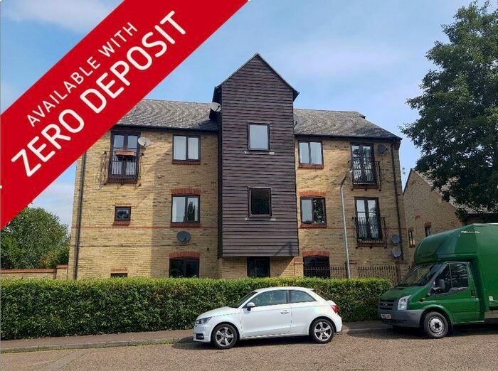 2 Bedroom Flat To Rent In Powdermill Lane, Waltham Abbey, Essex, EN9