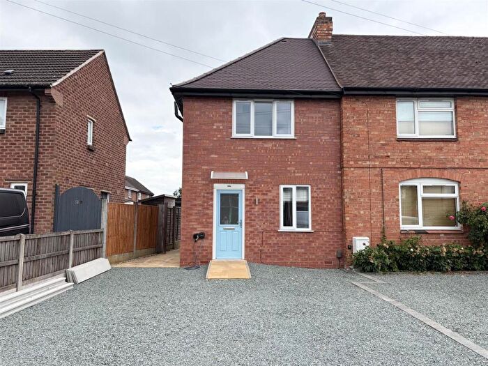 2 Bedroom End Of Terrace House To Rent In Watts Road, Studley, B80