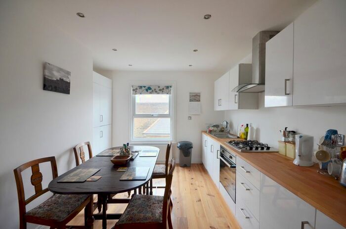 2 Bedroom Flat To Rent In Howson Road, Brockley, London, SE4