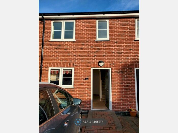 3 Bedroom Semi-Detached House To Rent In Holbrook Street, Heanor, DE75