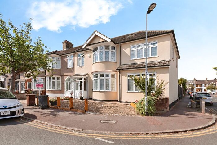 5 Bedroom End Terrace House For Sale In Stratton Drive, Barking, IG11