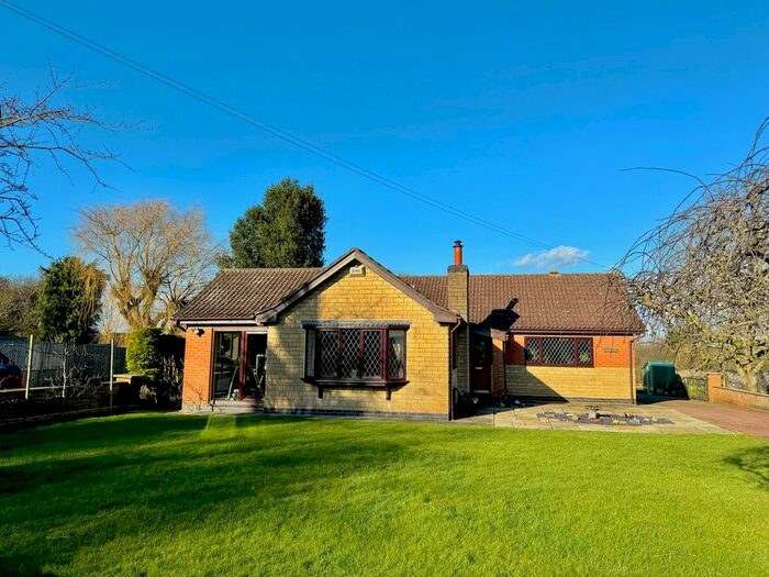 4 Bedroom Detached Bungalow For Sale In Main Street, Osgodby, LN8