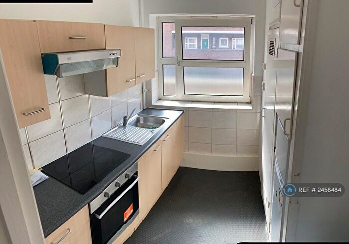 3 Bedroom Flat To Rent In Fulcher House, London, N1