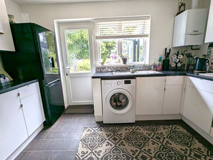 2 Bedroom Detached Bungalow For Sale In Pursley Close, Lake, PO36