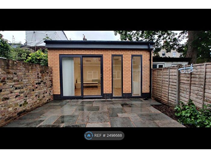 Studio To Rent In Lea Bridge Road, London, E5