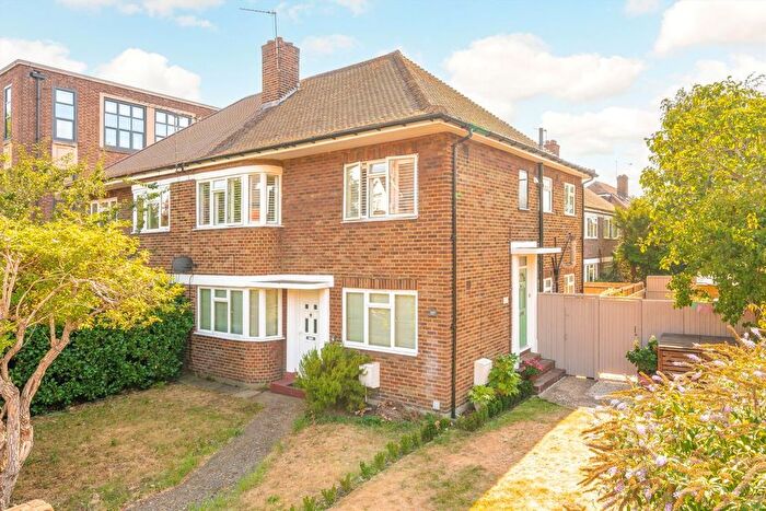 2 Bedroom Maisonette For Sale In Merton Hall Road, Wimbledon, SW19