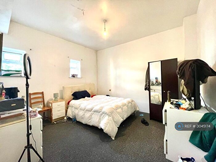 2 Bedroom Flat To Rent In West St, Bristol, BS2