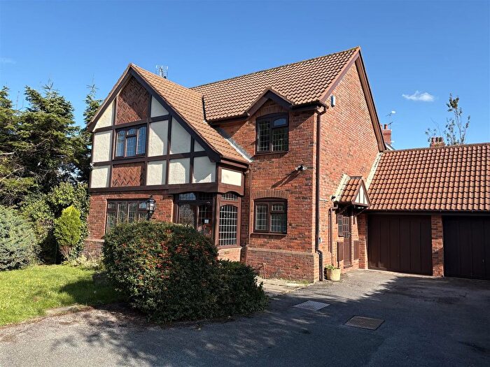 4 Bedroom Property To Rent In St. Andrews Road, Colwyn Bay, LL29