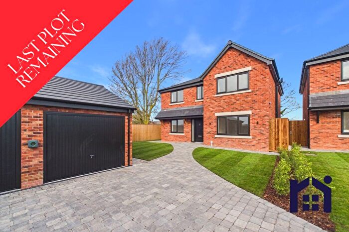 4 Bedroom Detached House For Sale In Laurel Gardens, Farington Moss, PR26