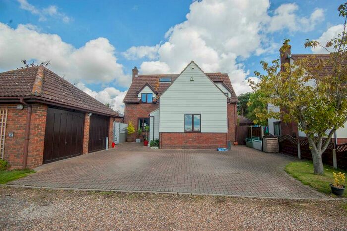 5 Bedroom Detached House For Sale In The Chase (Private Road), Boreham, Chelmsford, CM3