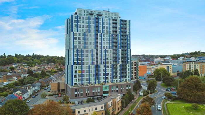 2 Bedroom Apartment To Rent In Kd Tower, Hemel Hempstead, HP1