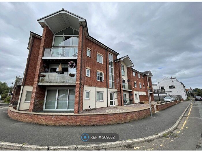 2 Bedroom Flat To Rent In Carisbrooke Apartments, Radcliffe, Manchester, M26