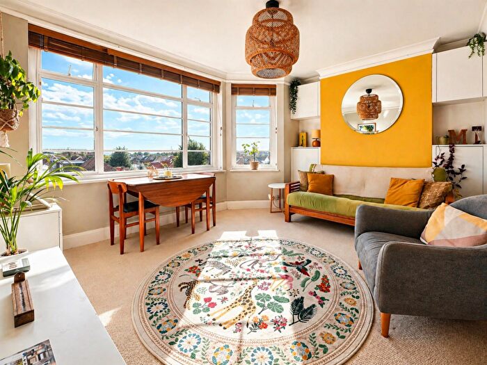 2 Bedroom Apartment For Sale In New Church Road, Hove, BN3