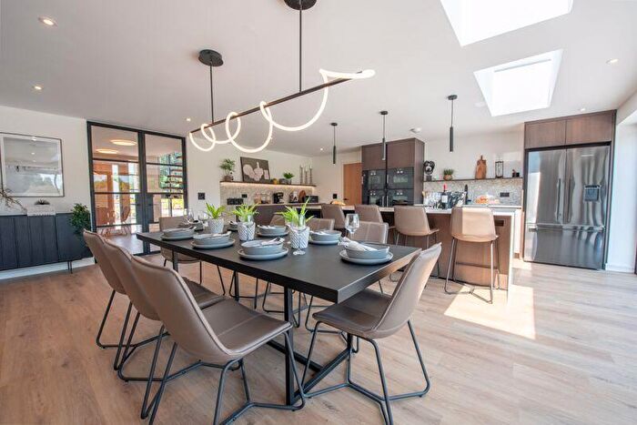 5 Bedroom Detached House For Sale In Kings Avenue, Sandwich Bay, CT13