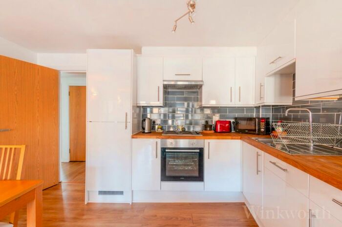 1 Bedroom Apartment To Rent In New Cross Road, London, SE14