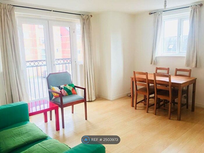 2 Bedroom Flat To Rent In Thackhall Street, Coventry, CV2