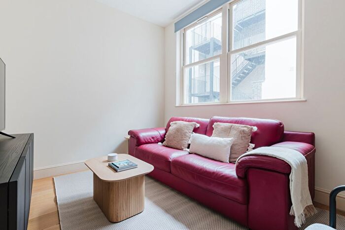1 Bedroom Flat To Rent In City Of London, London, EC3N