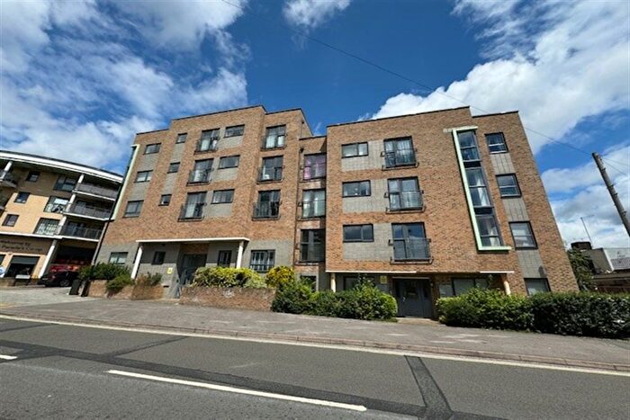 1 Bedroom Flat To Rent In Hinkler Road, Thornhill, SO19