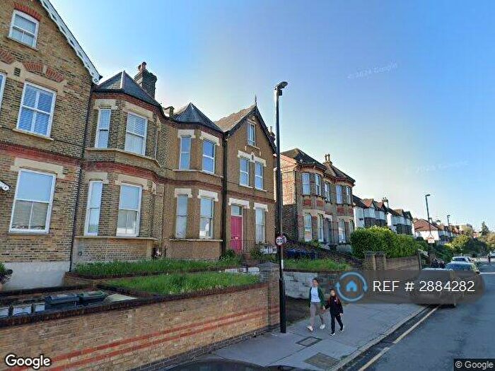 Studio To Rent In Waddon, Croydon, CR0