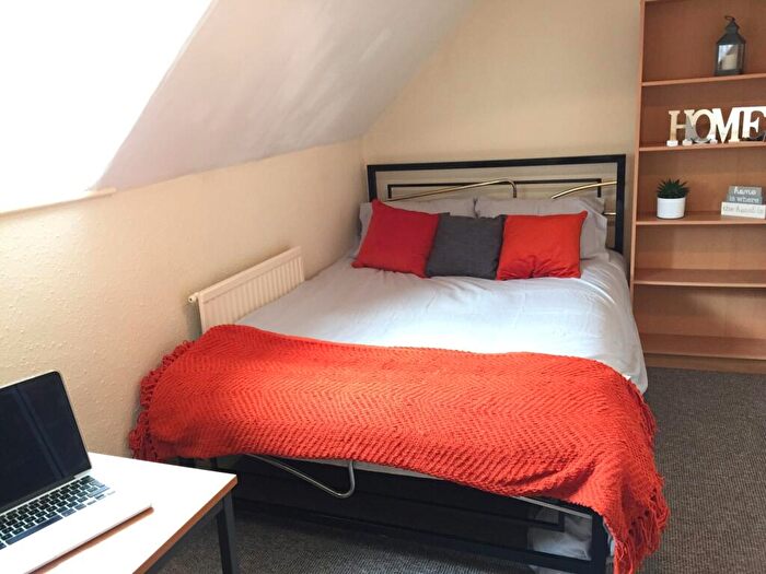 3 Bedroom Terraced House To Rent In Abbot Street – Bed, LN5