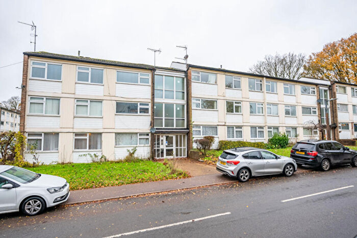 2 Bedroom Apartment For Sale In Chiltern Road, St. Albans, Hertfordshire, AL4