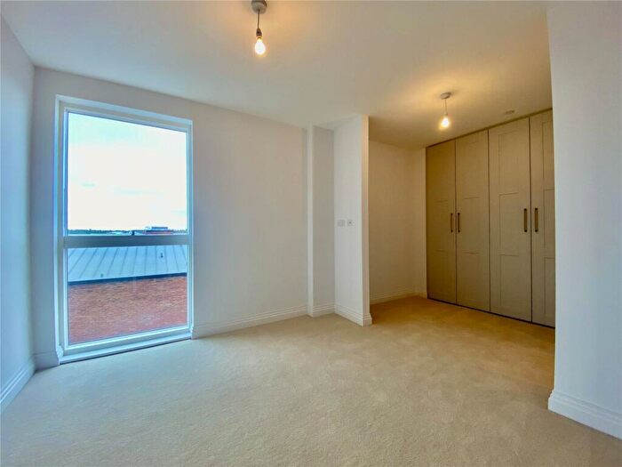 2 Bedroom Apartment To Rent In Carraway Street, Reading, RG1